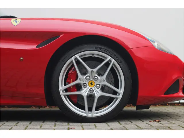 Ferrari California 3.9 T HELE 2016 Benzine 59