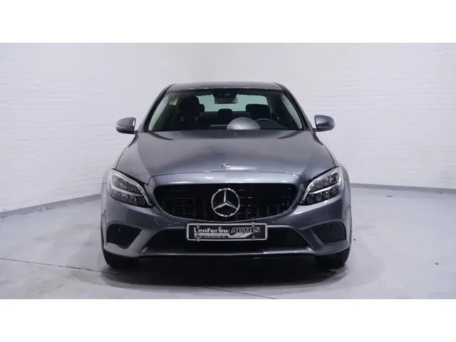 Mercedes-Benz C-Klasse 2