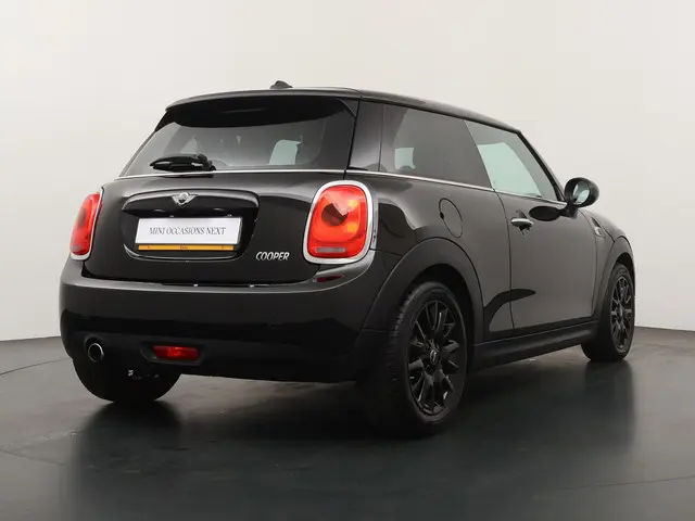 MINI Cooper Business 2018 Benzine 8