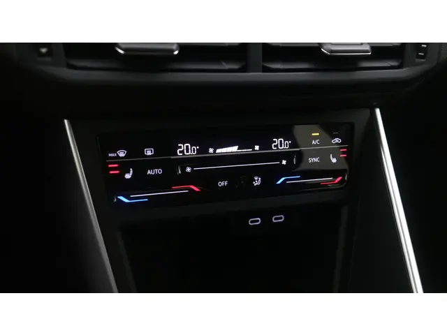 Volkswagen Polo 1.0 TSI 95pk Life Business 2023 Benzine 25