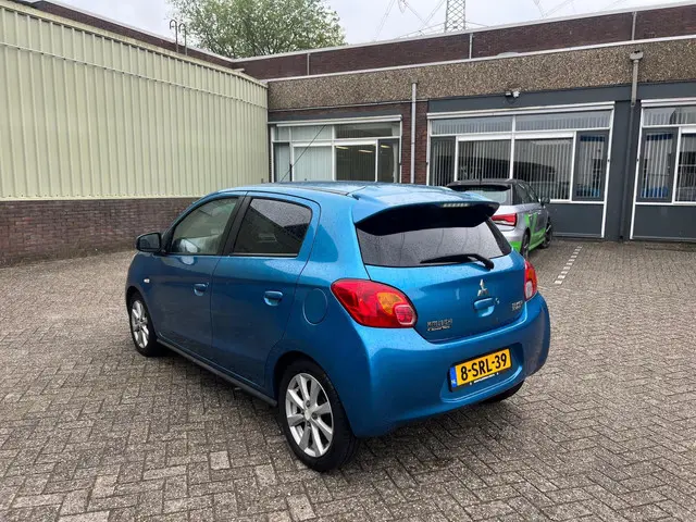 Mitsubishi Space Star 1.2 Intense+ 2013 Benzine 15