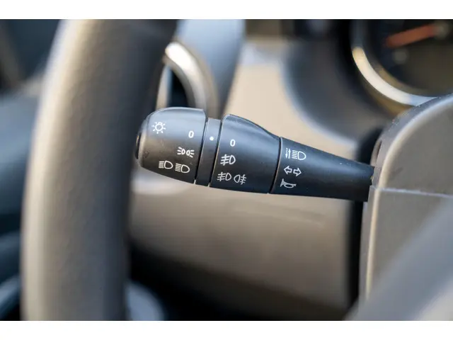 Dacia Duster 1.2 TCe 4x2 Lauréate 2015 Benzine 28