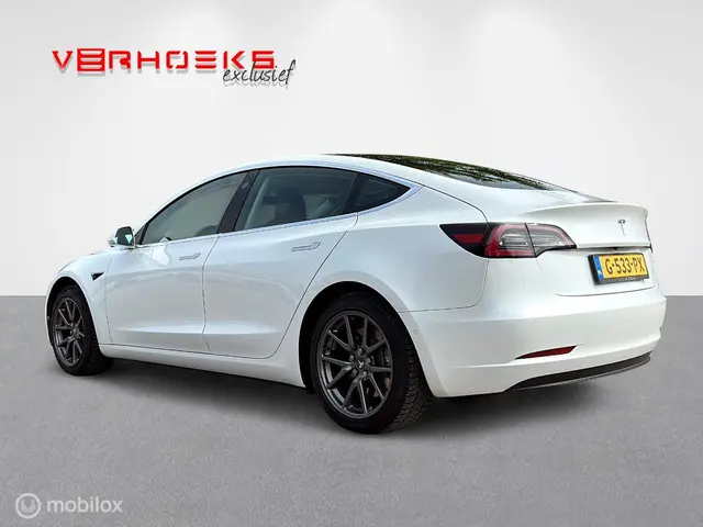 Tesla Model 3 2