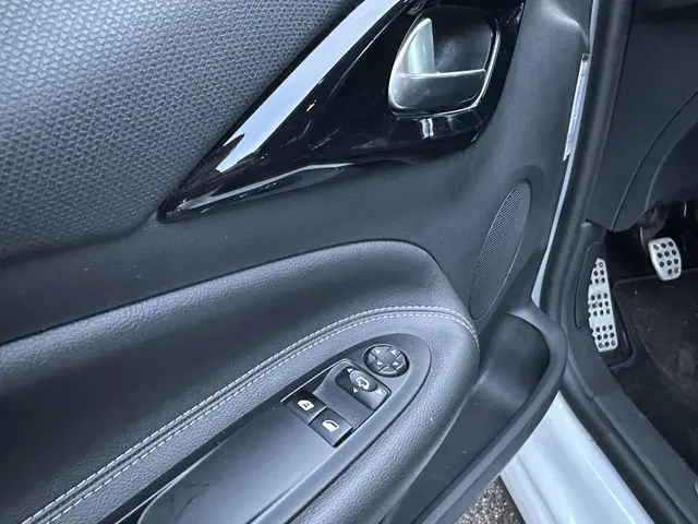 DS DS 3 1.2 PureTech 110PK So Chic 2017 Benzine 16