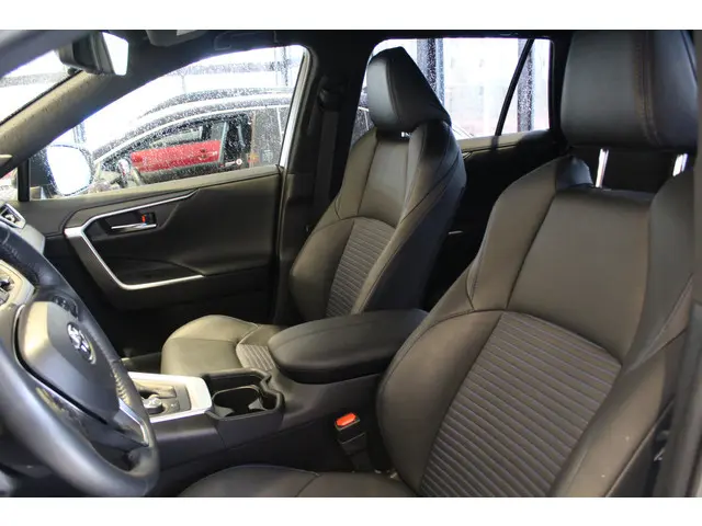 Toyota RAV4 2.5 Hybrid AWD Bi-Tone 2022 Hybride Benzine 3