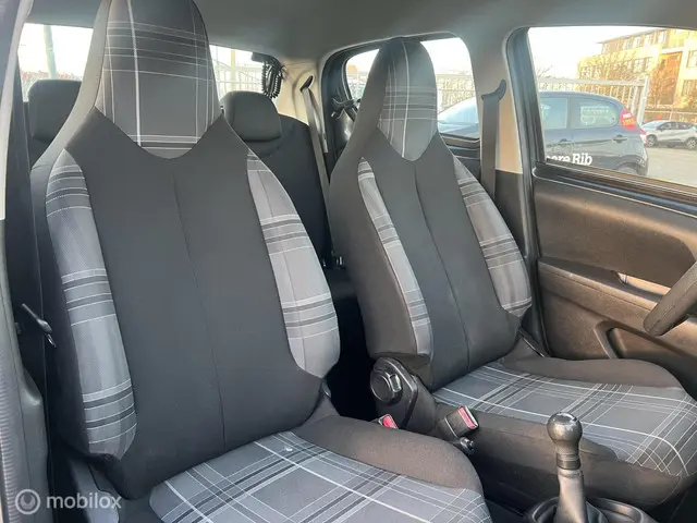 Peugeot 108 1.0 e-VTi Active TOP! 2016 Benzine 10