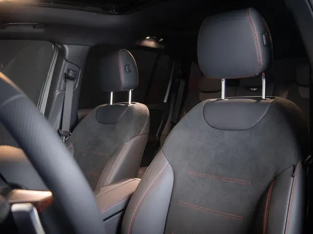 Mercedes-Benz EQB 250+ AMG Line 2024 Elektrisch 12