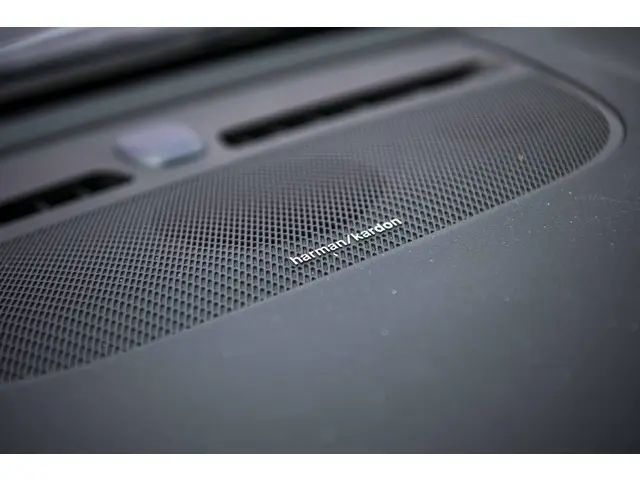 Volvo XC40 2.0 B3 Plus Black Edition 2025 Benzine 29