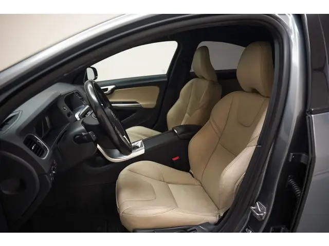 Volvo S60 1.5 T3 Summum [ Trekhaak Navi Leder ] 2017 Benzine 8