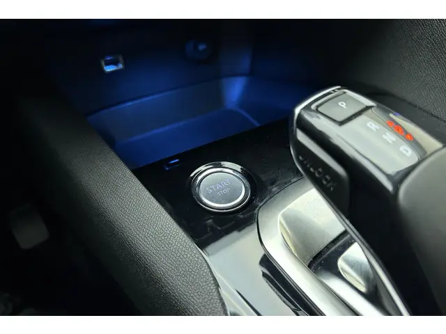 Peugeot 3008 1.6 e-THP Allure 2018 Benzine 31