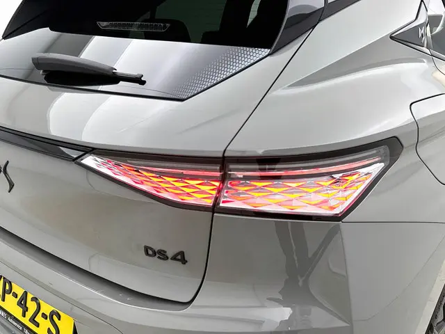 DS DS 4 1.2 PureTech Performance Line+ 2023 Benzine 35