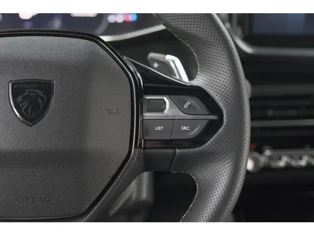 Peugeot 2008 PureTech 130 EAT8 GT 2024 Benzine 39
