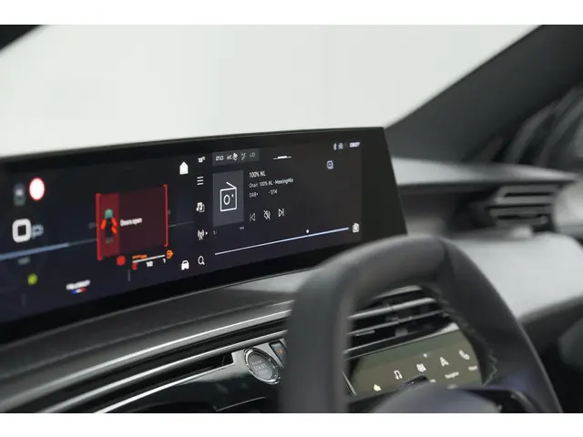 Peugeot 3008 Hybrid 145 e-DCS6 GT 2025 Hybride Benzine 51