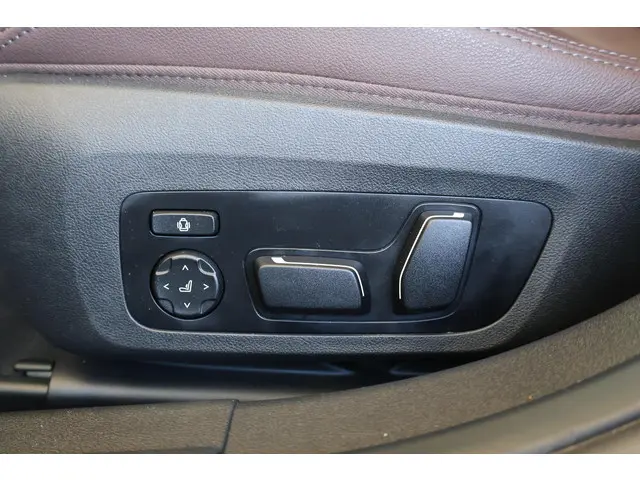 BMW 3 Serie Touring 330i xDrive 2024 Benzine 13