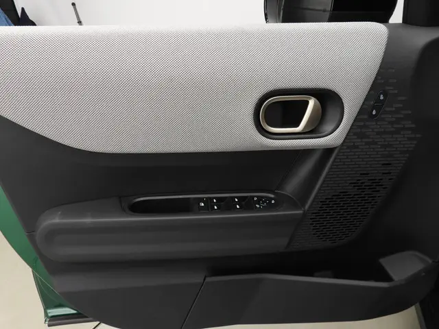 MINI 5-Deurs Cooper C 2024 Benzine 23
