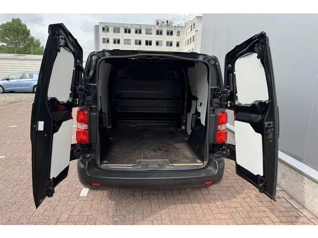 Toyota ProAce Compact 1.5 D-4D Navigator 2021 Diesel 12