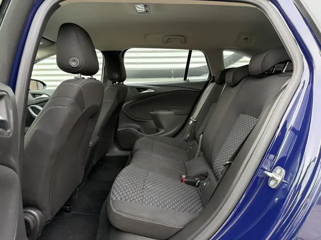 Opel Astra Sports Tourer 1.4 Business+ 2017 Benzine 6