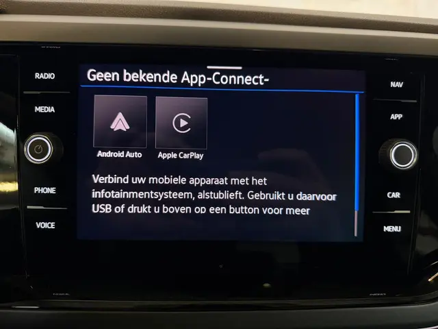 Volkswagen Polo 1.0 TSI R-Line 2024 Benzine 16