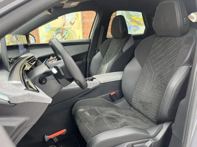 Peugeot 3008 Hybrid 136 GT 2024 Hybride Benzine 8