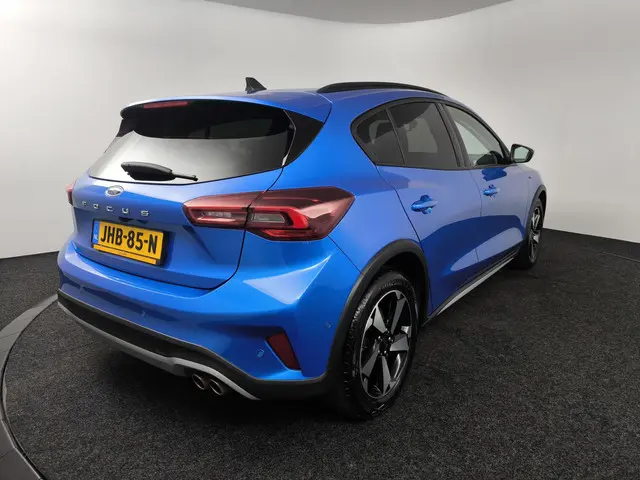 Ford Focus 1.0 EcoBoost Hybrid Active X 2024 Benzine 2