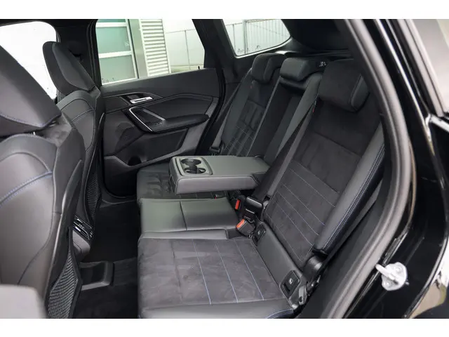 BMW X1 sDrive20i 170pk M-Sport Black Ed. 2023 Benzine 29