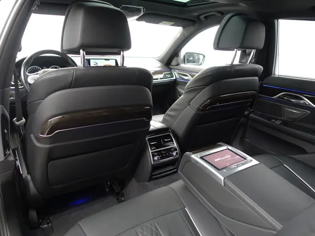 BMW 7 Serie 730d xDrive M Individual Aut- 2017 Diesel 28