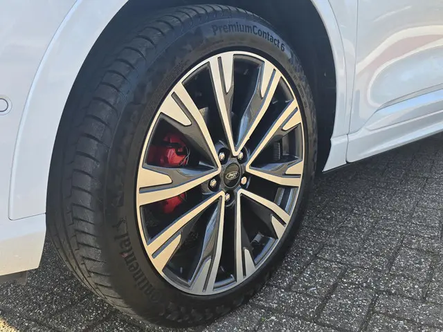 Ford Kuga 2.5 PHEV ST-Line X 2022 Hybride Benzine 9