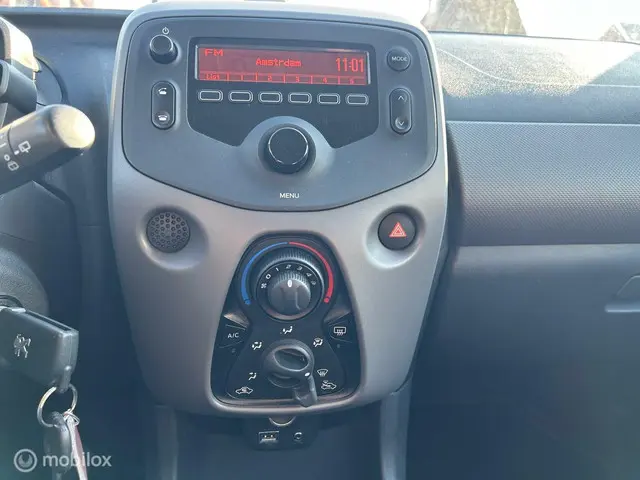 Peugeot 108 1.0 e-VTi Allure 20-12-2021 ! 2021 Benzine 7