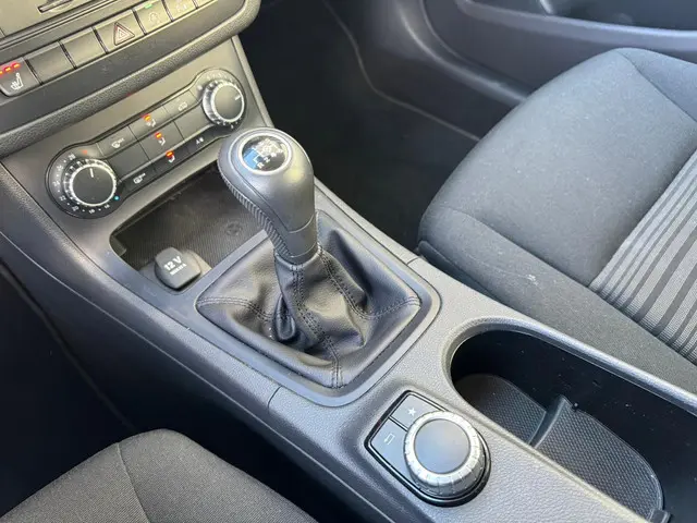 Mercedes-Benz B-Klasse 180 Ambition 2015 Benzine 22