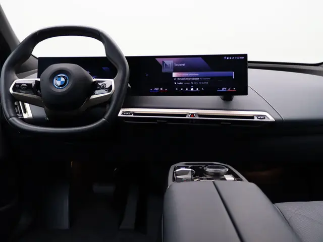 BMW iX xDrive40 2024 Elektrisch 32