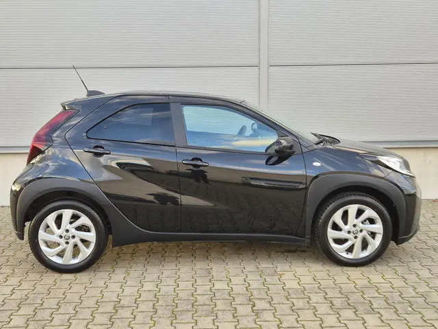 Toyota Aygo X 1.0 VVT-i S-CVT first 2025 Benzine 13
