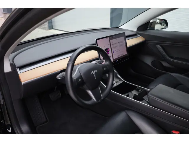 Tesla Model 3 3