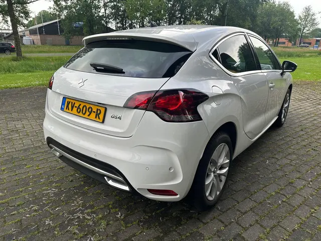 DS DS 4 1.6 THP Chic 2016 Benzine 10