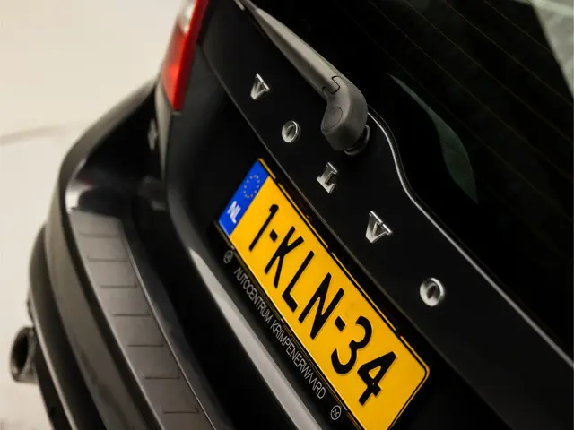 Volvo V70 1.6 T4 R-Design 2013 Benzine 28