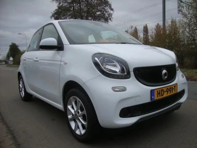Smart Forfour 1.0 Joy Edition ( BJ 2015 +Airco ) 2015 Benzine 2