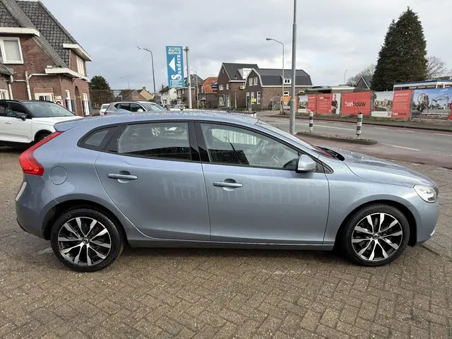 Volvo V40 1.5 T2 122 pk Geartronic Momentum 2019 Benzine 7