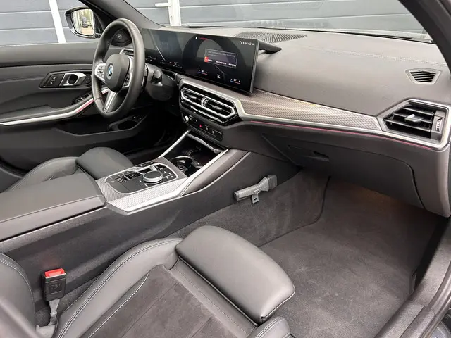 BMW 3 Serie Touring 320e 2024 Hybride Benzine 12