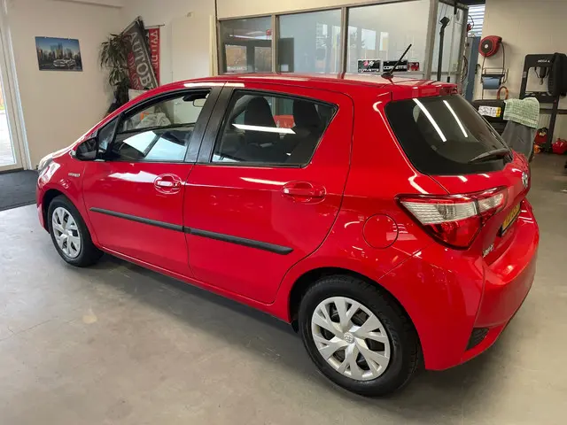 Toyota Yaris 1.5 Hybrid Design 2018 Hybride Benzine 7