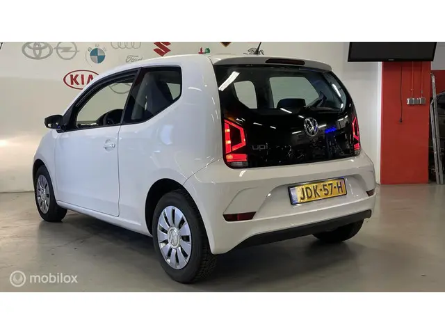 Volkswagen up! 1.0 BMT take up! 2018 Benzine 2
