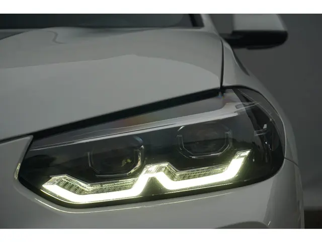 BMW X3 xDrive30e 2022 Hybride Benzine 4