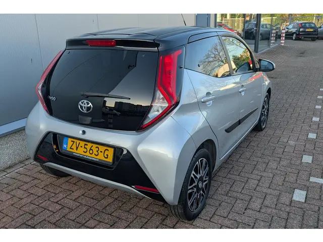 Toyota Aygo 1.0 VVT-i x-clusiv 2019 Benzine 11