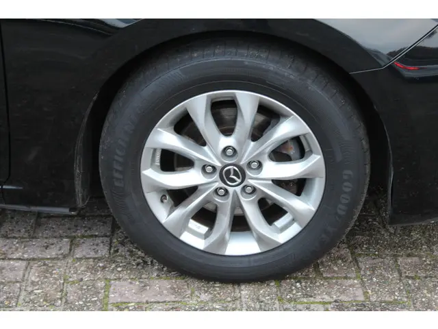 Mazda 3 2.0 GT-M//Bose//Automaat//Navi!! 2014 Benzine 23