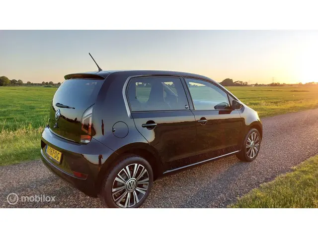 Volkswagen up! 1.0 BMT high up! 2017 Benzine 5