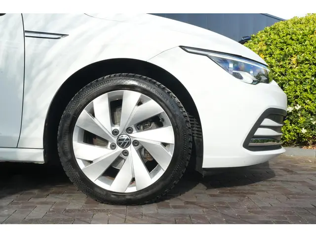 Volkswagen Golf 1.5 TSI Style 2022 Benzine 8