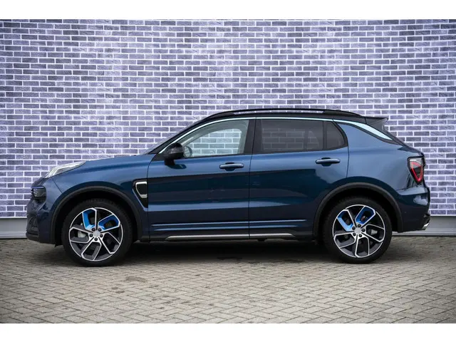 Lynk & Co 01 2