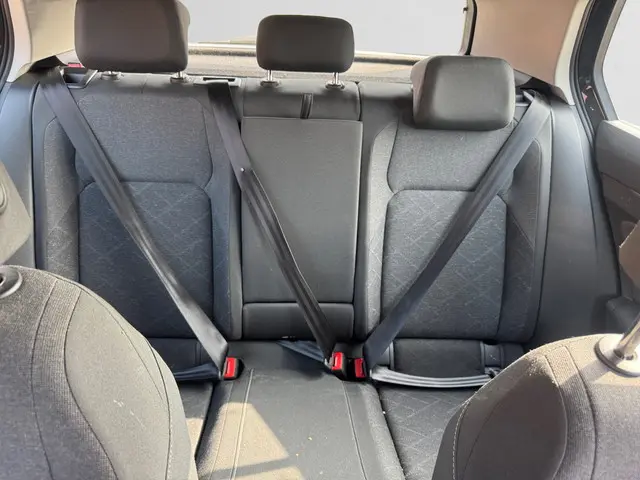 Volkswagen Golf 1.0 TSI Life 2023 Benzine 16