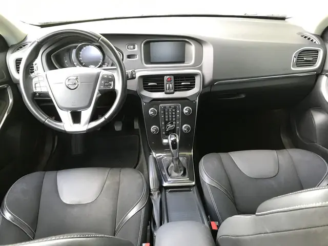 Volvo V40 2.0 T2 Nordic+ 2016 Benzine 7