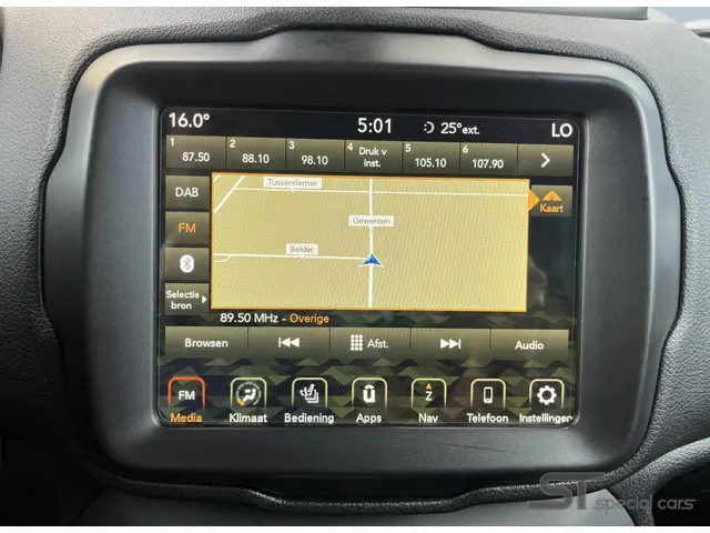 Jeep Renegade 1.3T Limited|Navi|Beats|19 inch 2019 Benzine 18