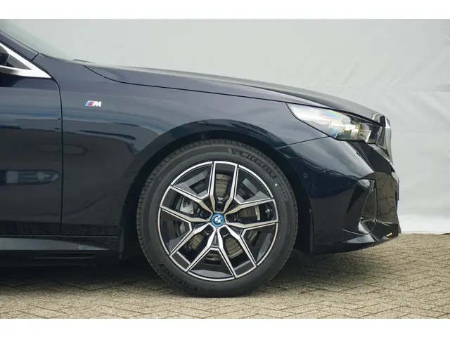 BMW i5 eDrive40 2025 Elektrisch 4