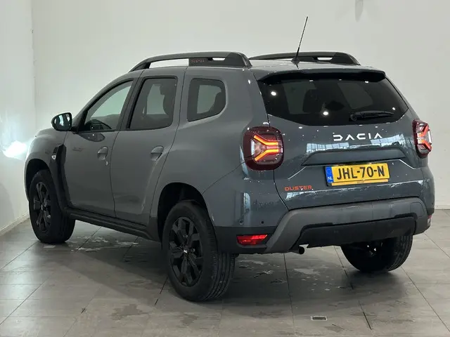 Dacia Duster 1.3 TCe 150 EDC Extreme 2023 Benzine 6